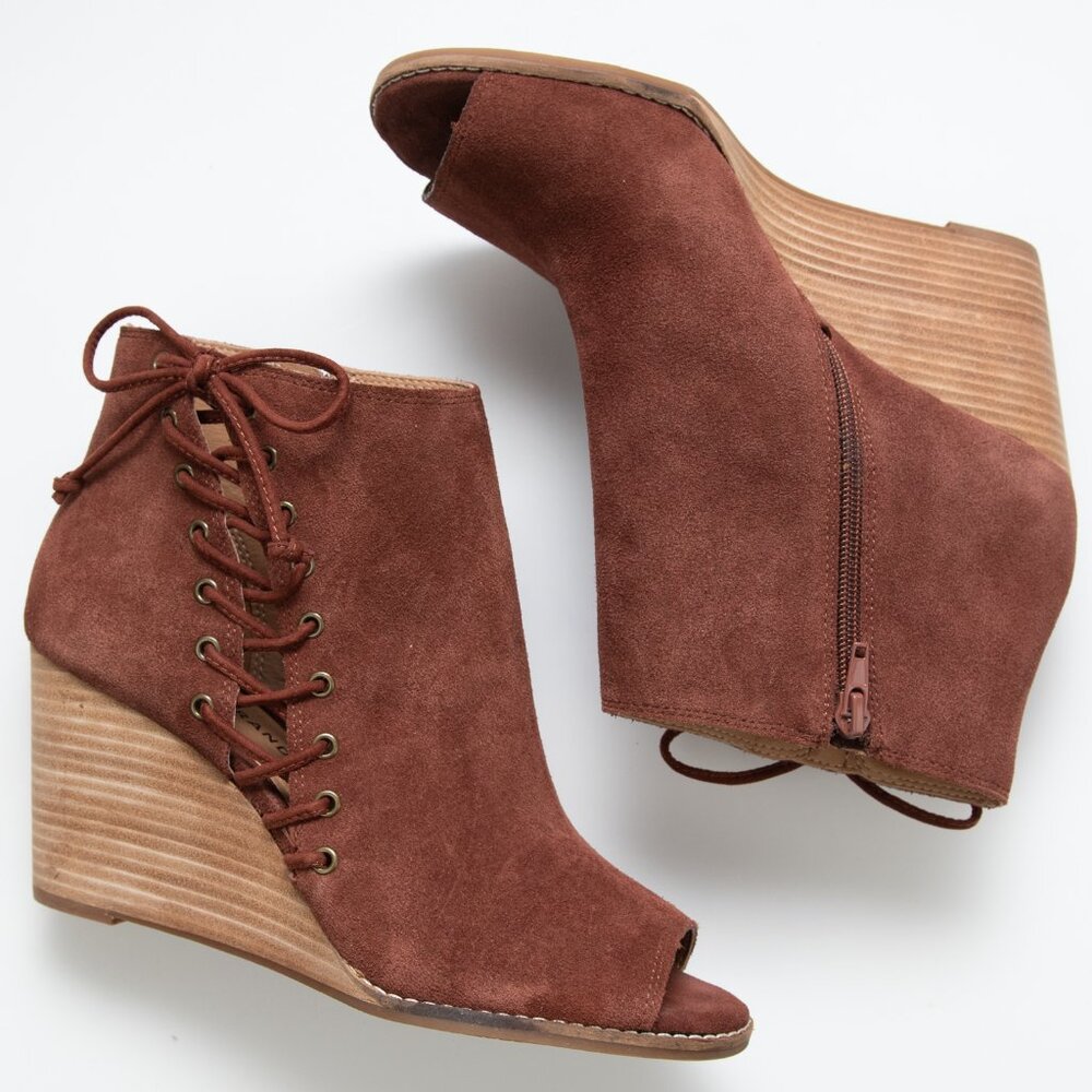 Lucky Brand Javelin Suede Booties Lace Up Peep Toe Wedge Heel Boot Size 9.5 - Picture 2 of 8